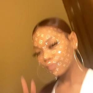 Meet your Posher, Jenine